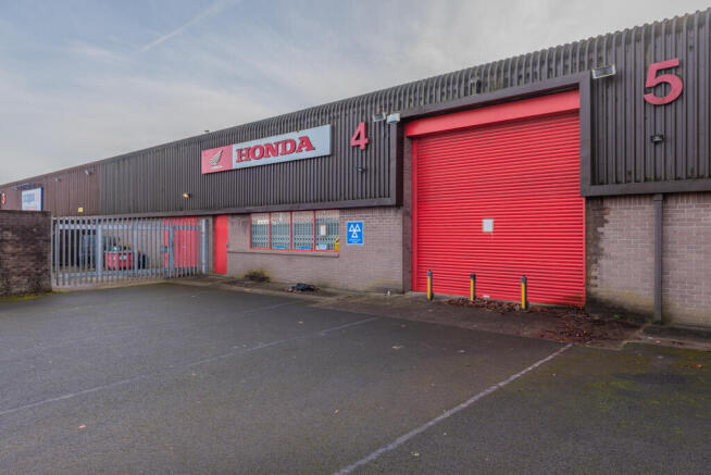 Units 4-5 John Baker Close, Llantarnam WEB-11.jpg