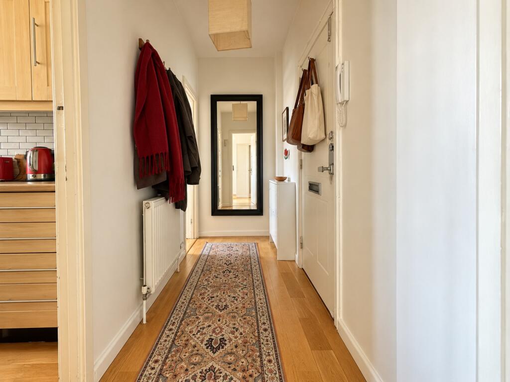 Apartment in London - View 5