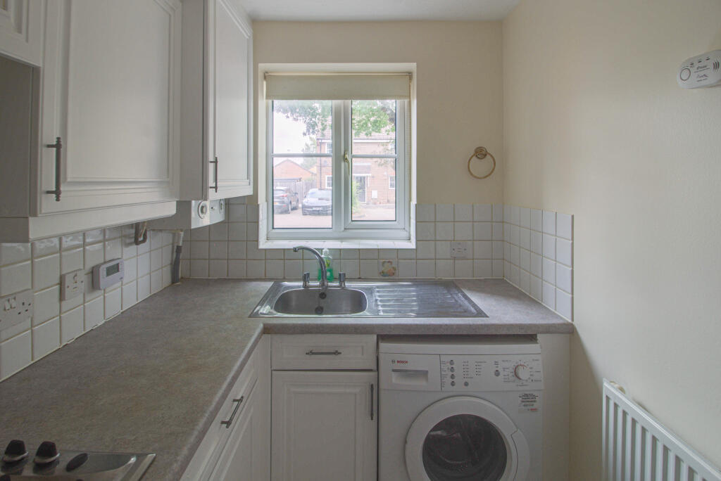 House in Welwyn Hatfield, Hertfordshire - View 3