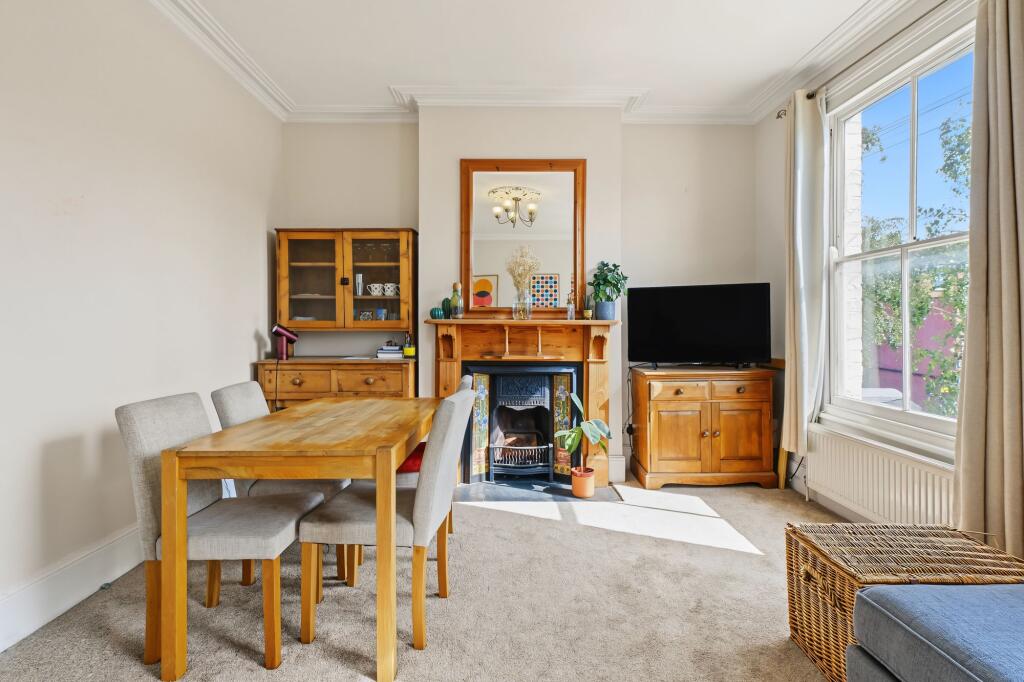 House in London - View 5