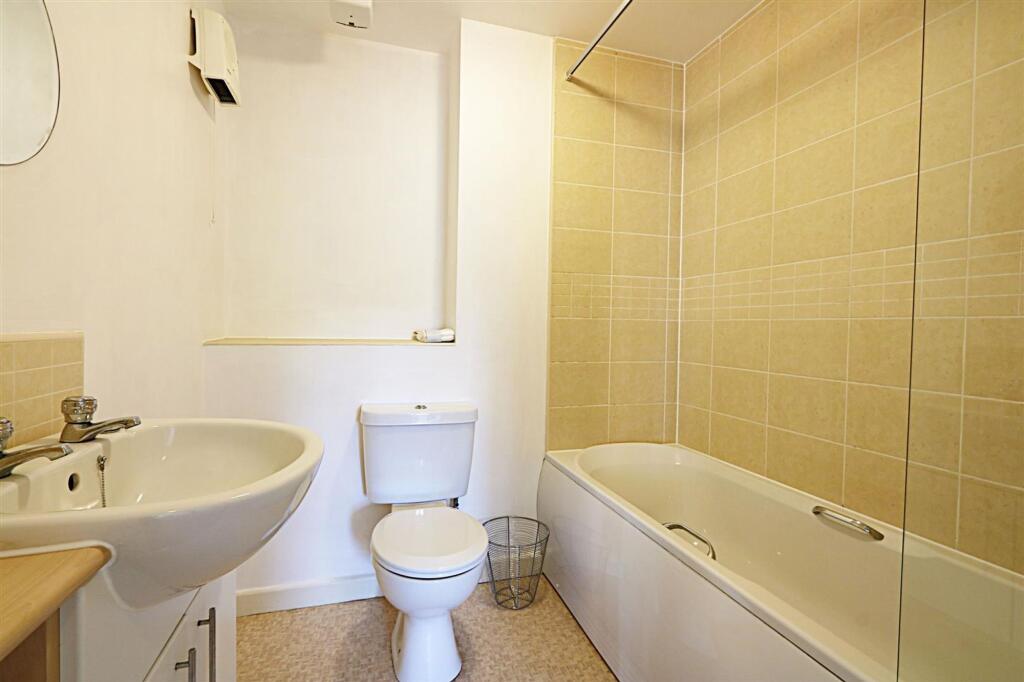 Apartment in Sheffield - View 5