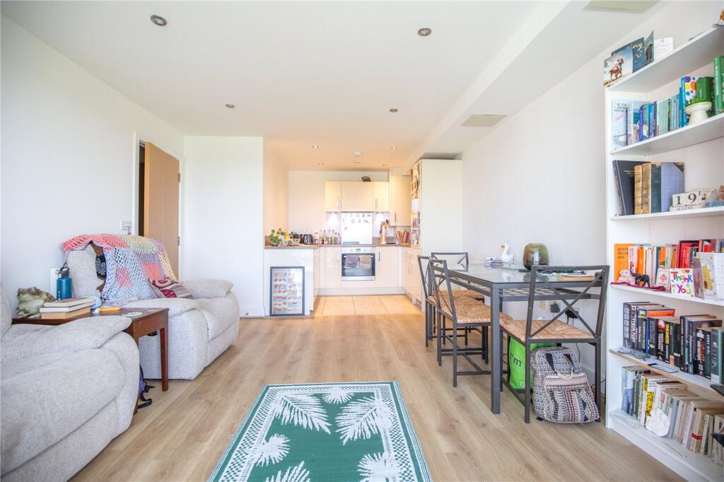 Apartment in Bristol - More