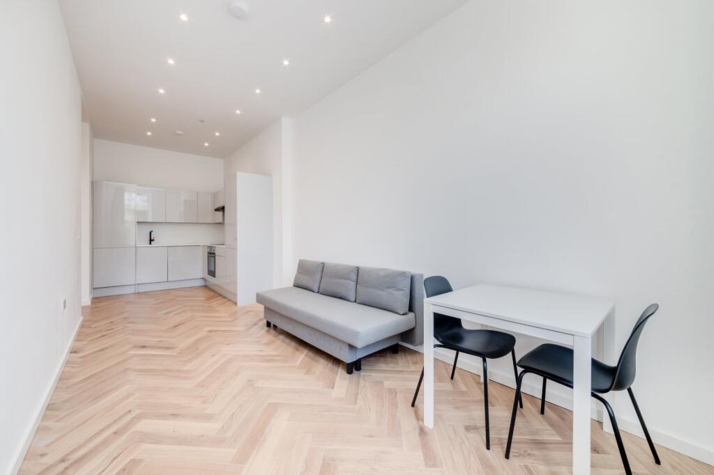 Apartment in London - More