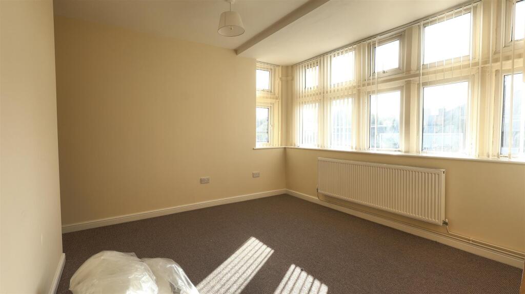 Apartment in St Helens - View 5