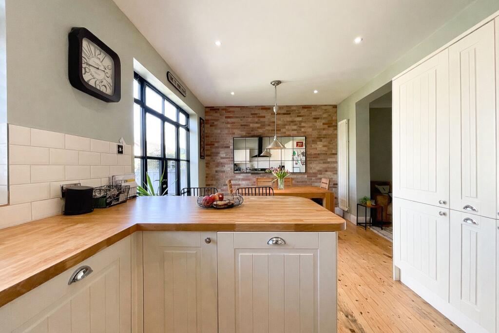Kingswood Chase, Leigh-on-Sea photo 4
