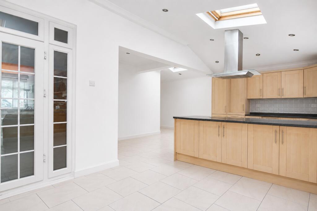 House in London, Morden - View 4