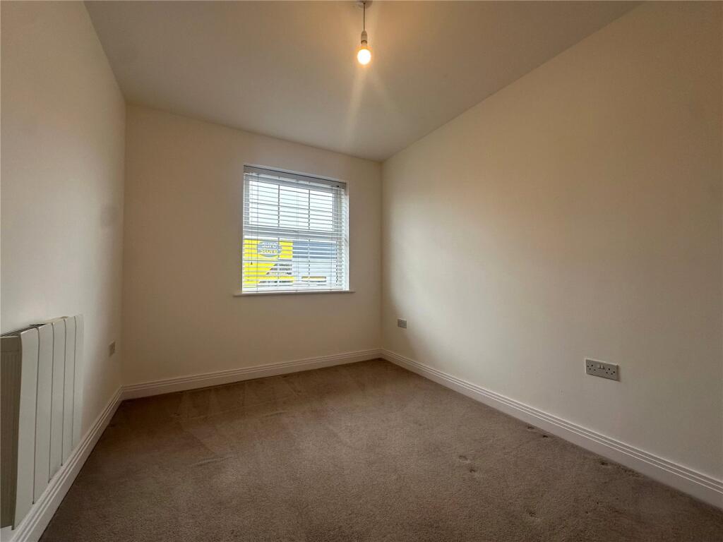 Apartment in Reading - View 5