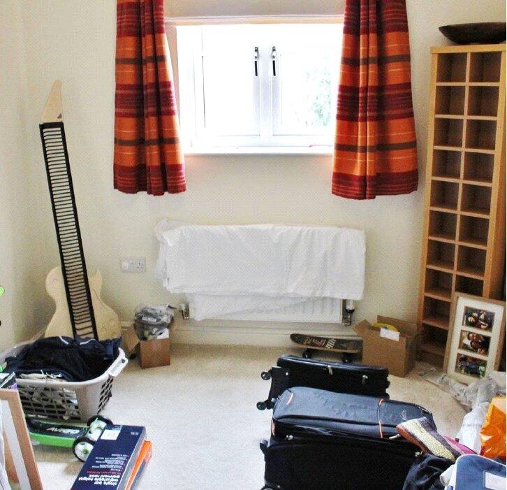 Apartment in Swindon, Coleview - More
