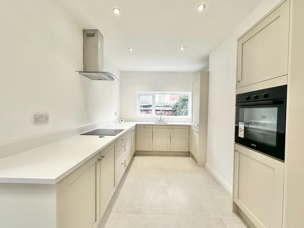 Dargle Road, Sale, Greater Manchester, M33 photo 4