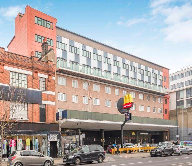 Main image of property: Flat 11 Shiraj Tower, 201 Commercial Road, London, E1 2BT
