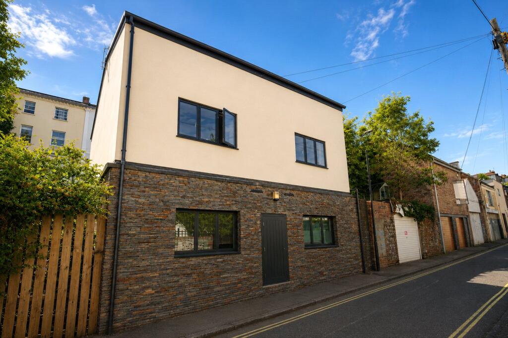 Apartment in Bristol, Stokes Croft, Kingsdown - View 3