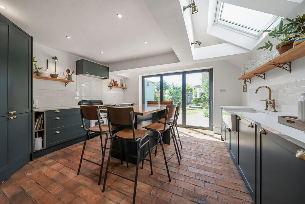 Talbot Road, Old Isleworth - View 4