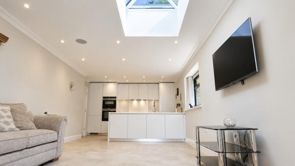 Apartment in Sevenoaks, Kippington - View 4