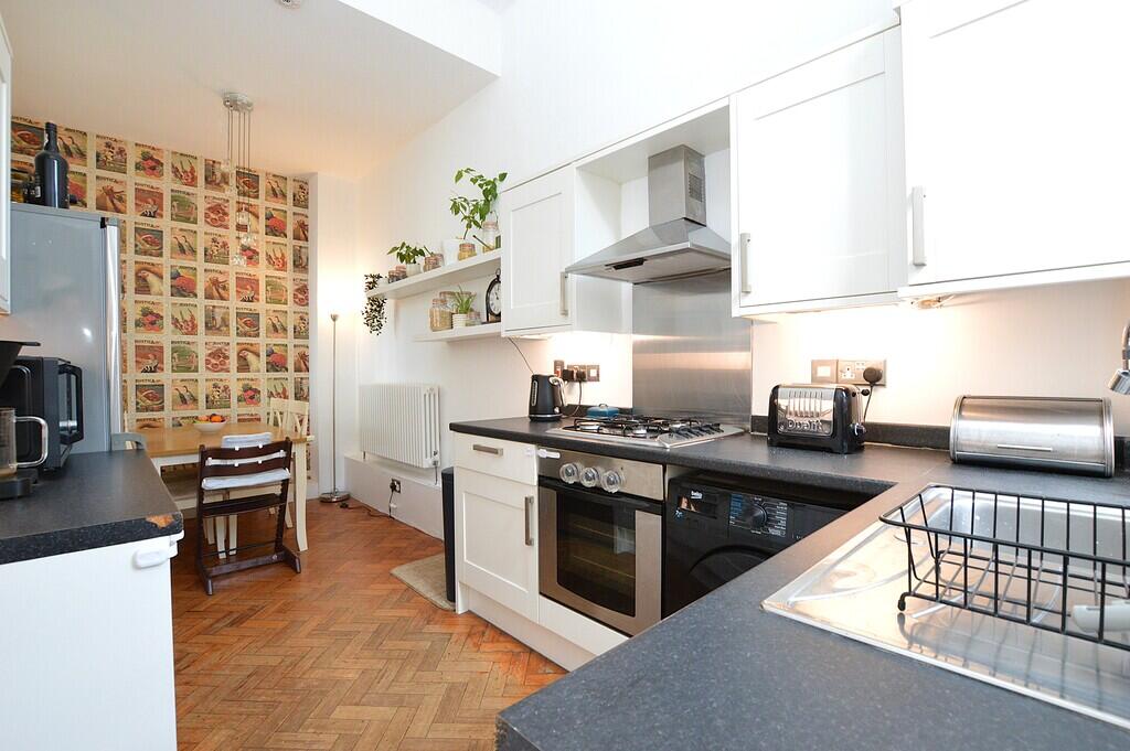 House in Redhill - View 4