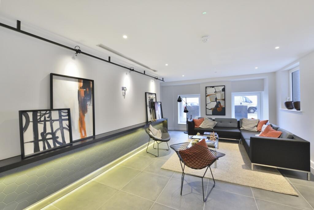 Apartment in London - More