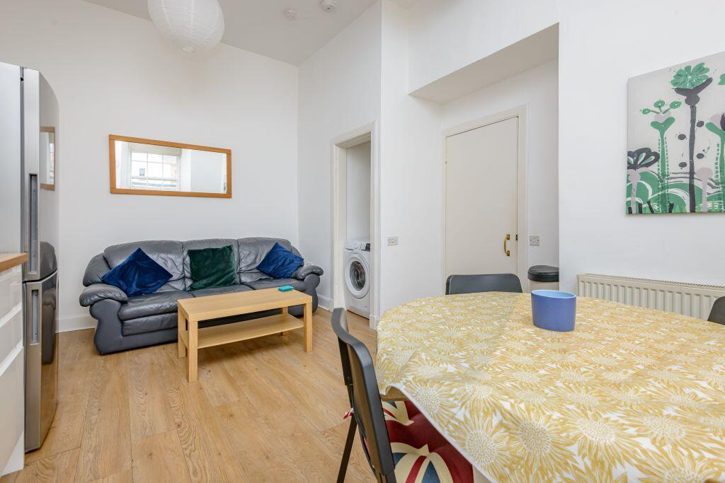 Apartment in Edinburgh, Abbeyhill, Old Town - View 4
