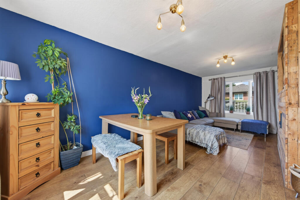 Lynton Grove, Corby, NN18 - View 5