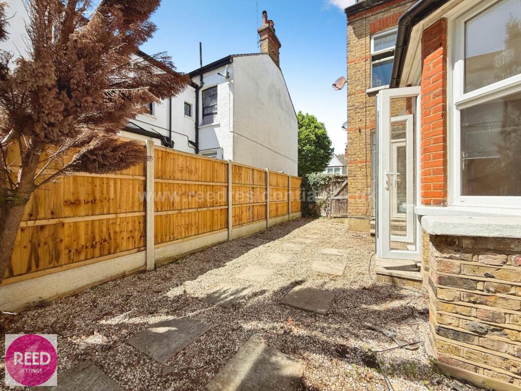 Apartment in Southend-on-Sea - View 4