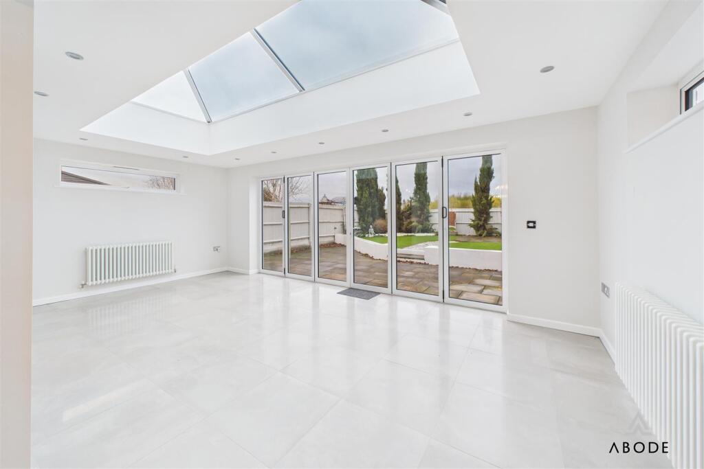 19, Bunting Way photo 3