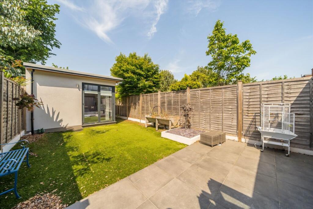 4 bedroom terraced house for rent