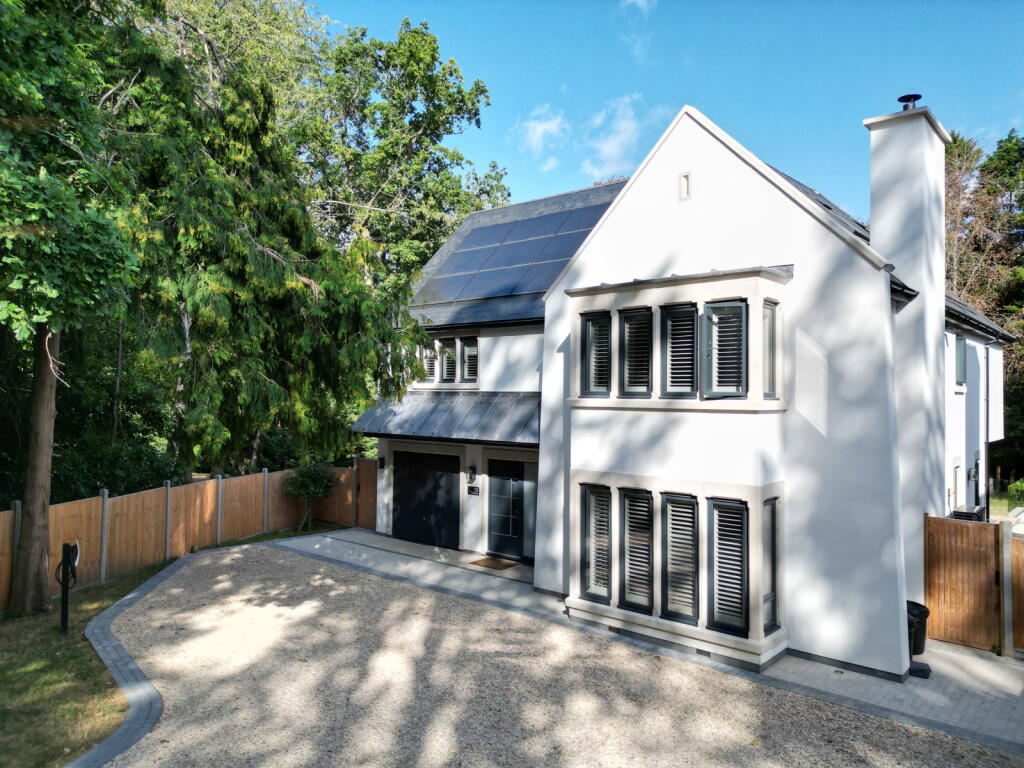 Main image of property: Ladywood Close, Loudwater, WD3 4AY