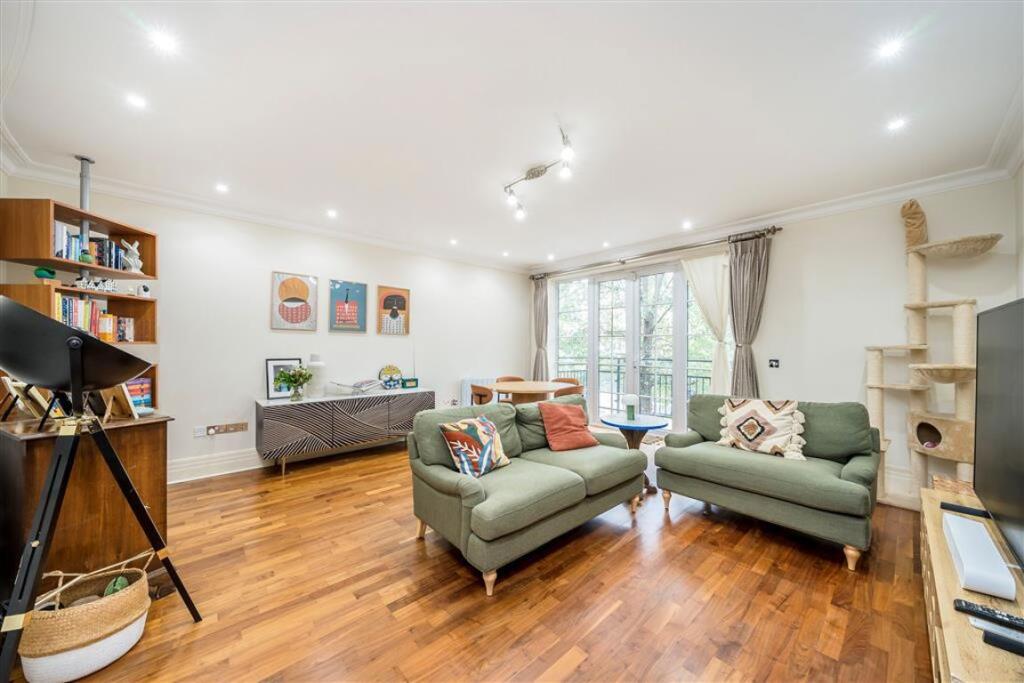 Apartment in Twickenham - View 2