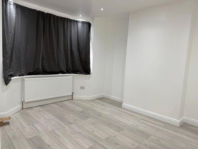 House in London - View 5