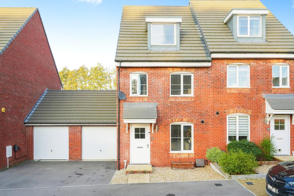 Main image of property: White Hart Way, Didcot, OX11