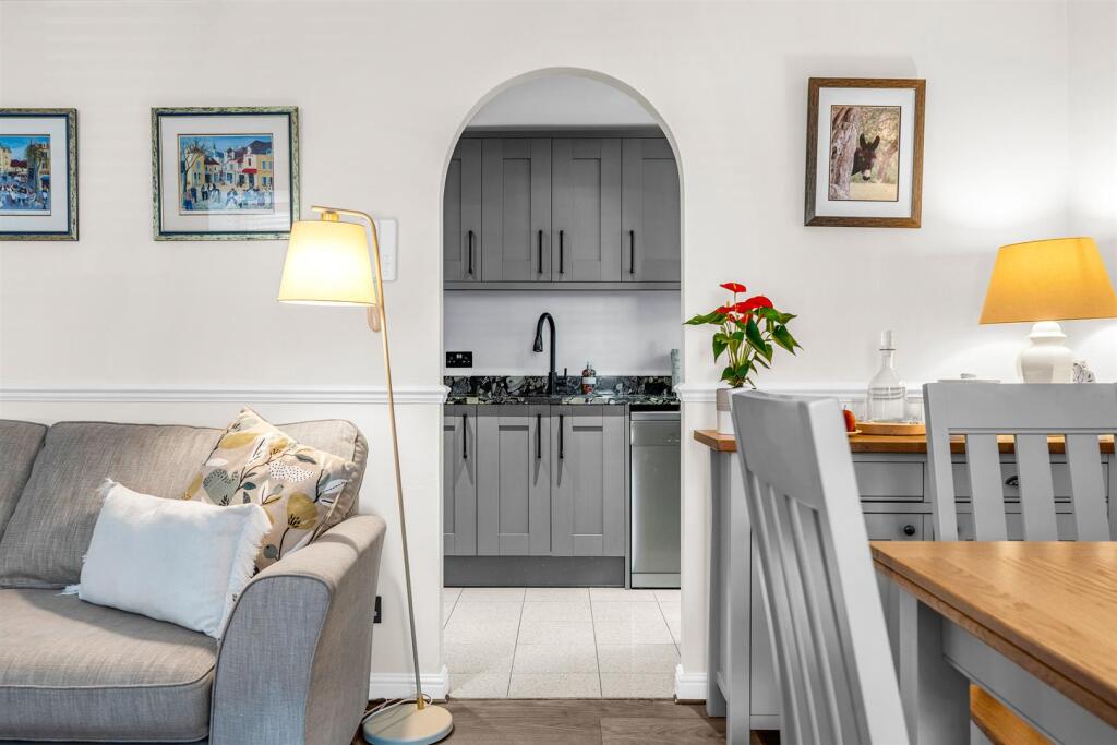 Apartment in Stevenage - View 5