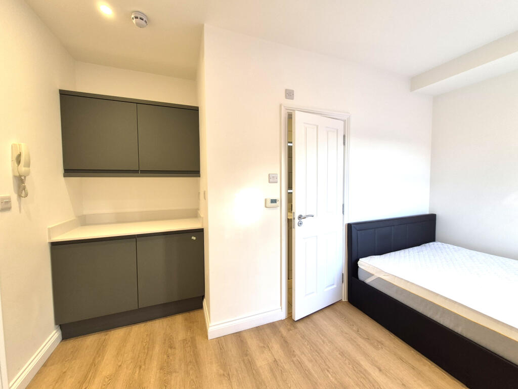 Main image of property: Hendon, London, NW4
