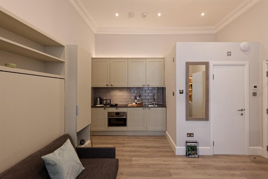 Studio flat for rent