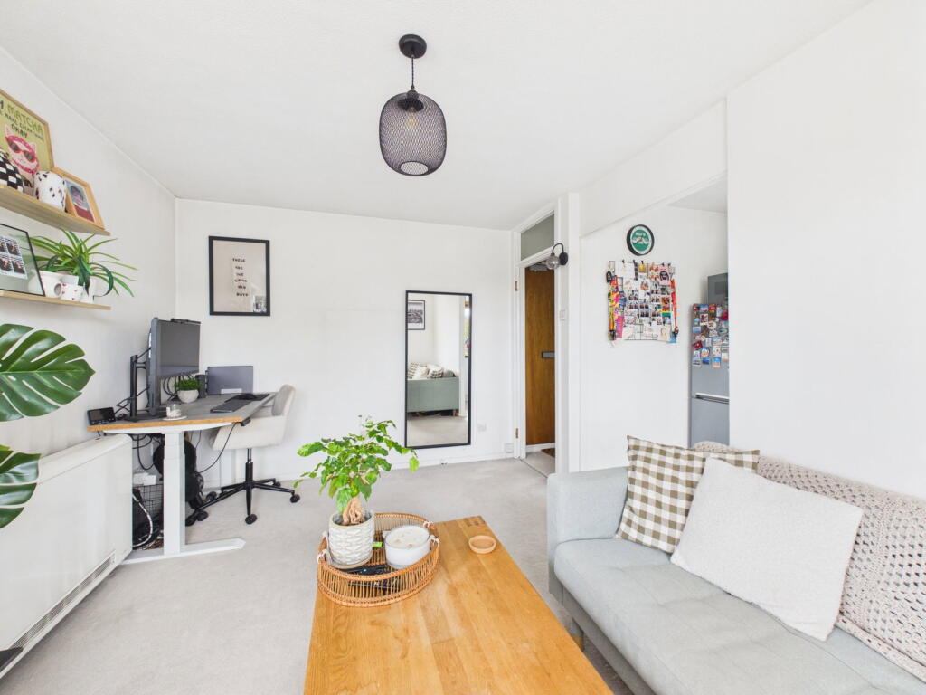 Apartment in Brighton - View 5