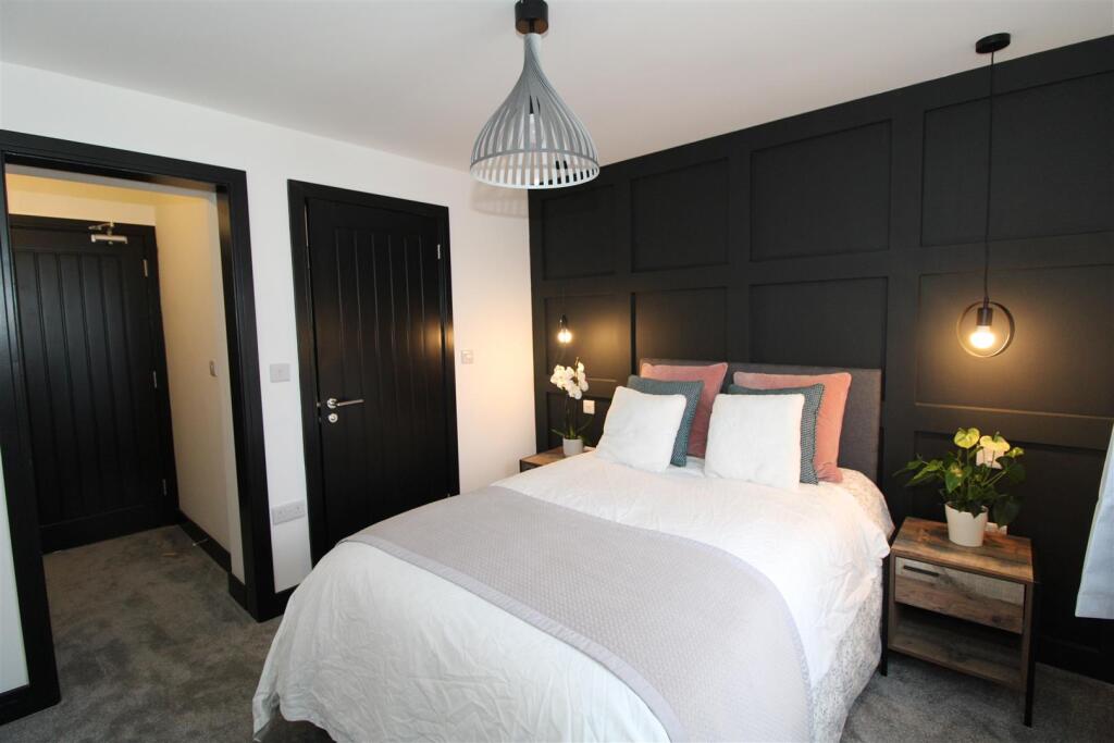 Main image of property: 1a North Street, Heavitree