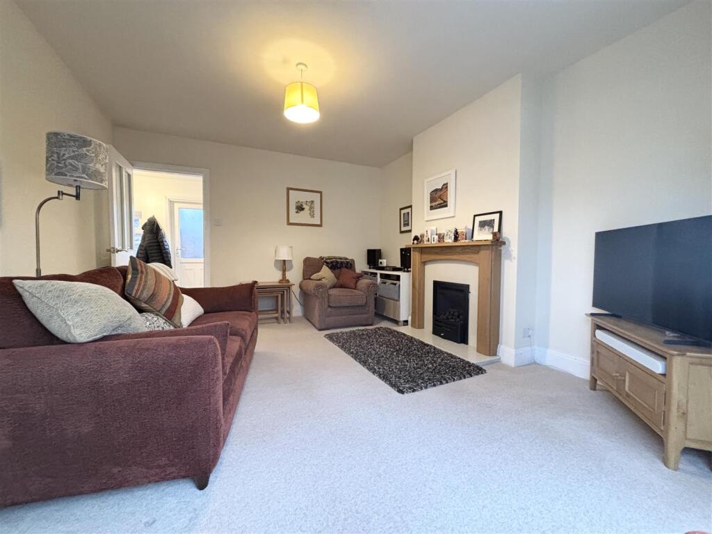 5, Lower Finkil Street, Brighouse, HD6 2LR photo 2