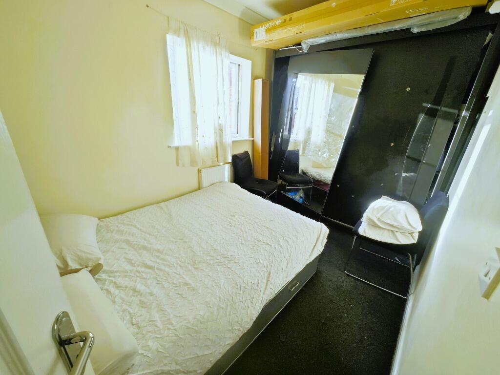Apartment in Northampton - View 4