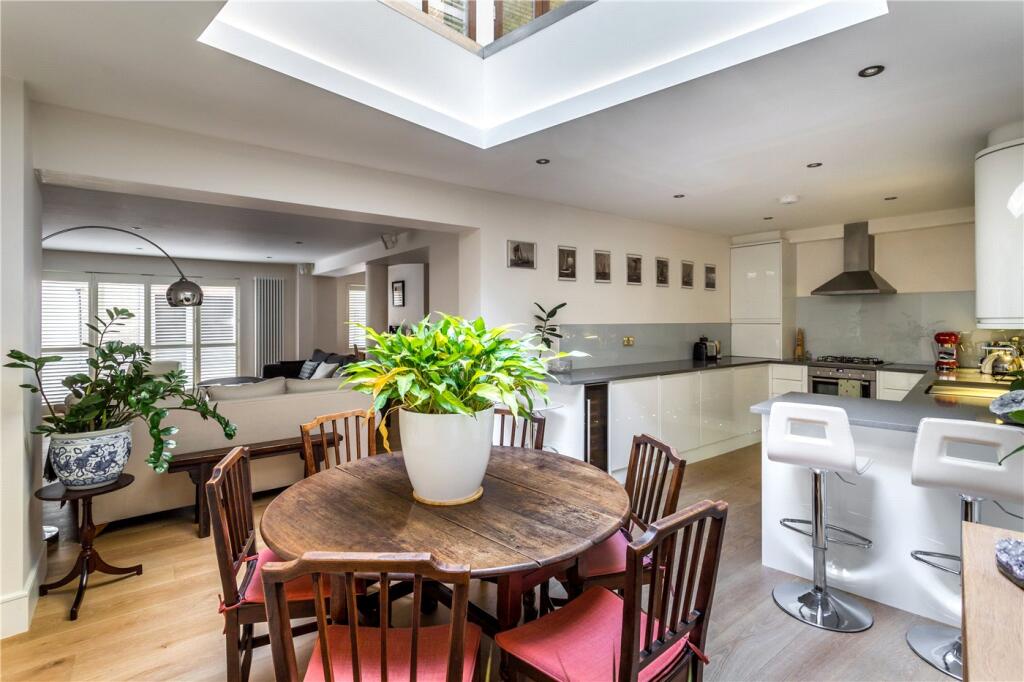 House in London - View 3