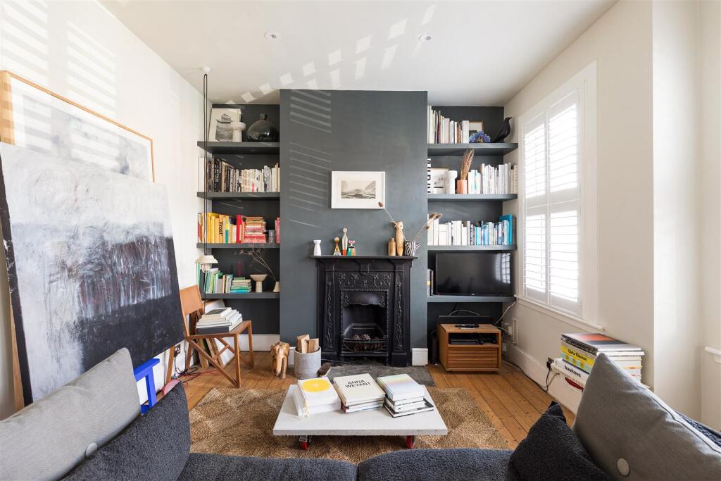 Apartment in London - View 2