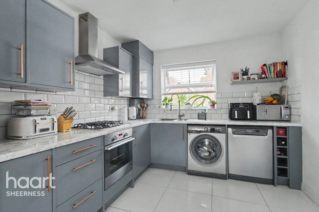 House in Minster-on-Sea, Merryman's Hill - View 4