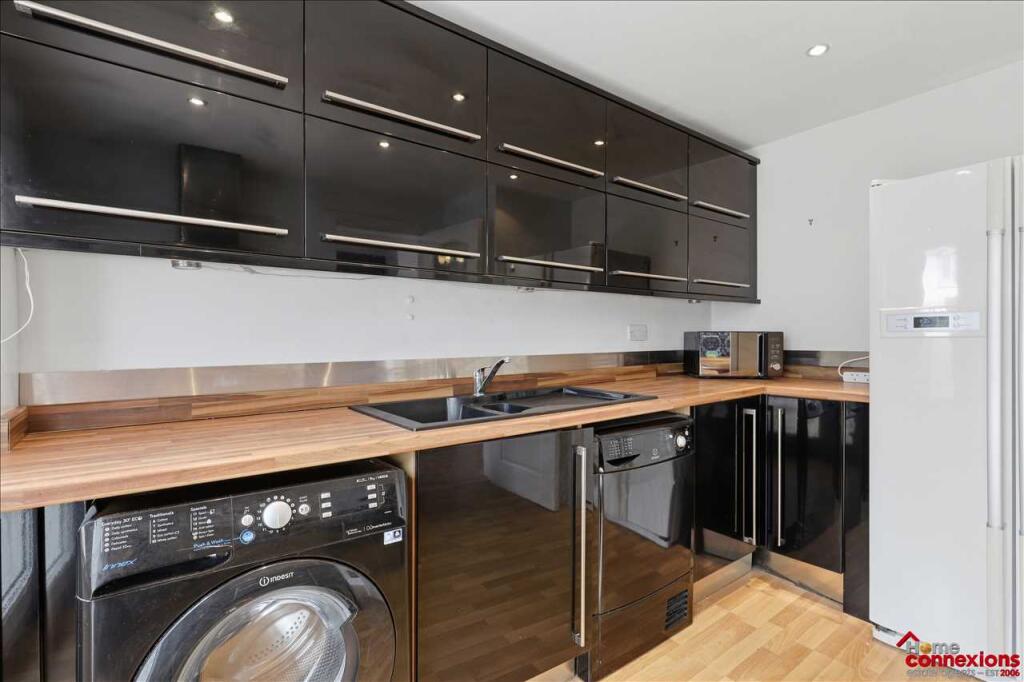House in Glasgow - More