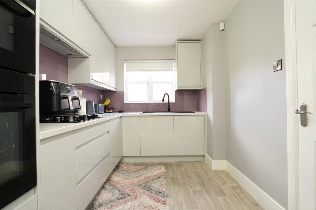 House in Leicester, Hamilton - View 2