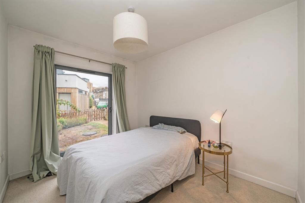 House in London - View 4