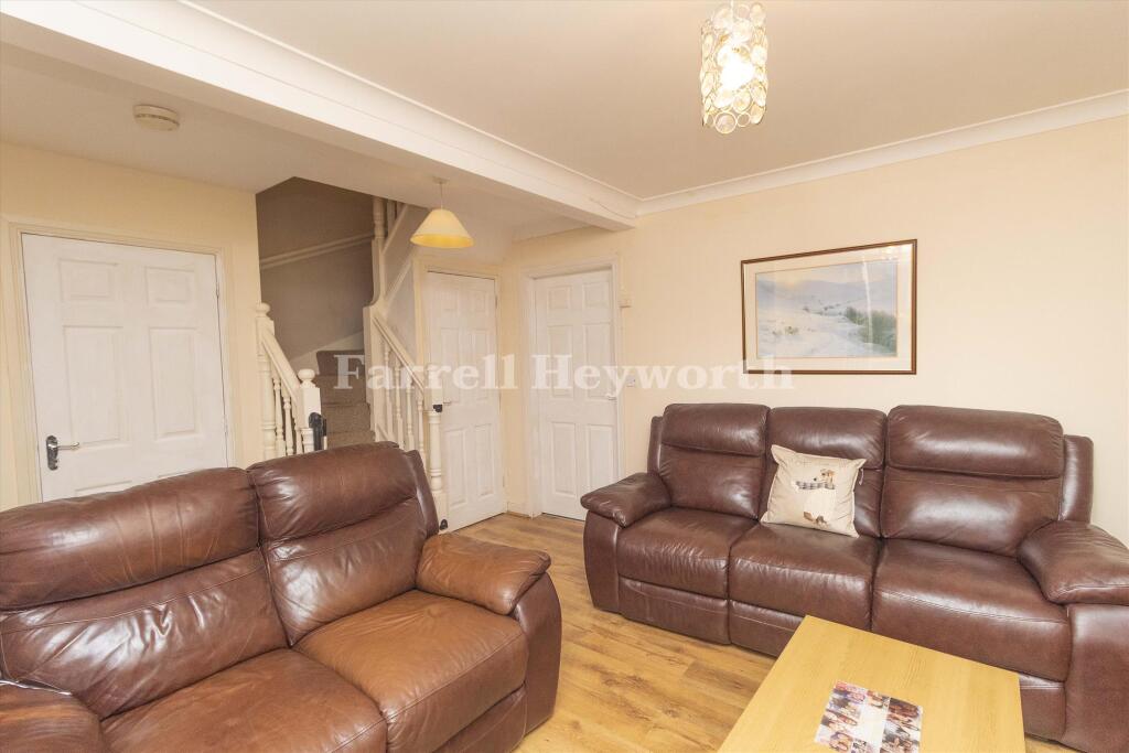 14, Green Meadow Close photo 3