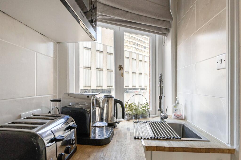 Apartment in London - More