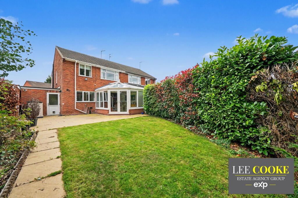 House in Wolverhampton, Fordhouses, Snapes Green - View 3