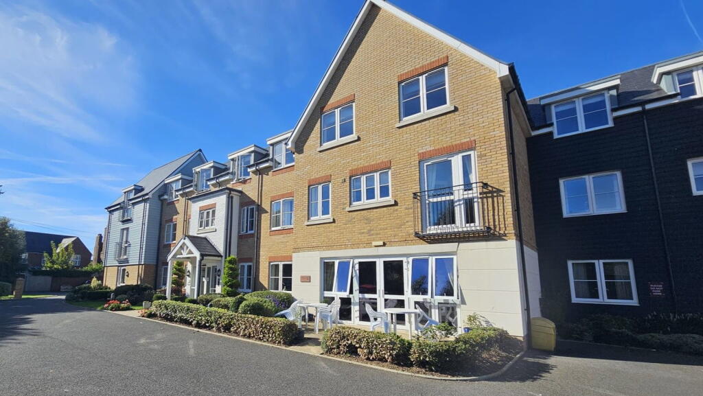 Apartment in Canterbury - View 3