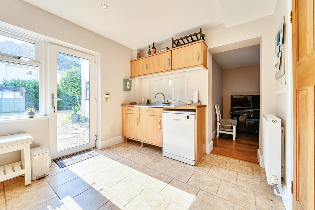 House in Taunton - View 5