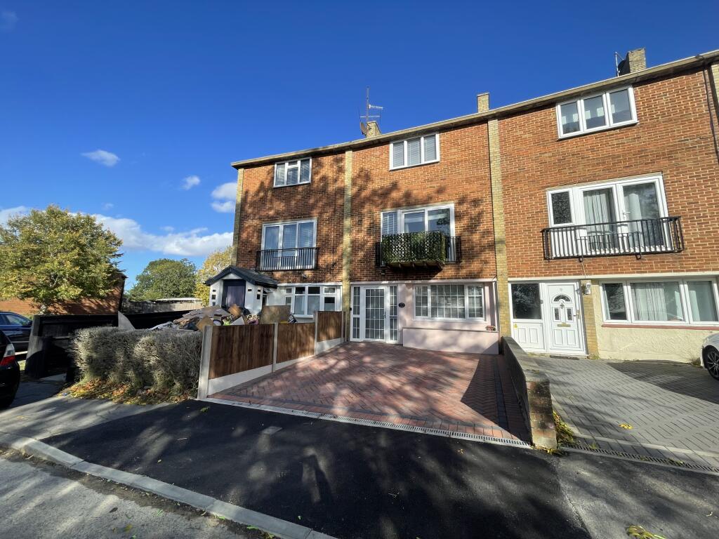 Main image of property: Long John, HEMEL HEMPSTEAD