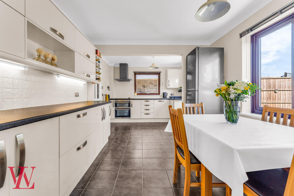House in Uttlesford, Hatfield Heath - View 3