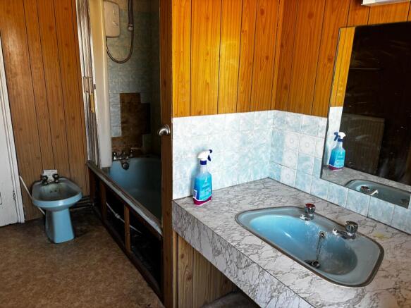 Maisonette Bathroom