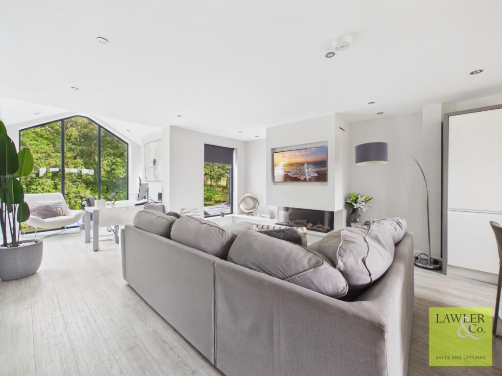 House in Poynton, Higher Poynton - View 3